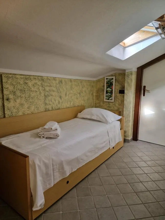 Appartamento Casa Vittoria Sirmione Punta Gro Con Piscina 0*,  Italia
