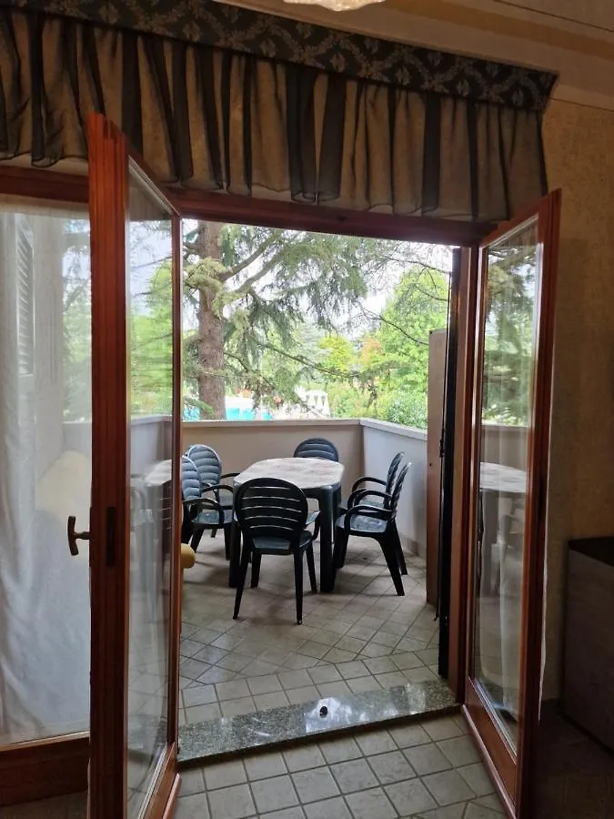 Appartamento Casa Vittoria Sirmione Punta Gro Con Piscina Italia