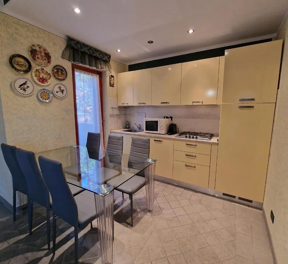 Appartamento Casa Vittoria Sirmione Punta Gro Con Piscina