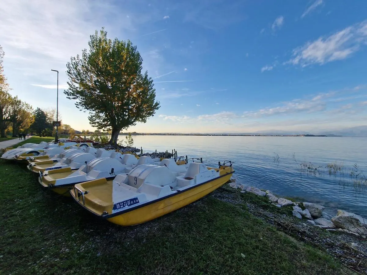 Appartamento Casa Vittoria Sirmione Punta Gro Con Piscina Italia