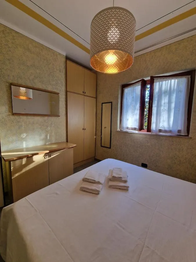 Appartamento Casa Vittoria Sirmione Punta Gro Con Piscina Italia