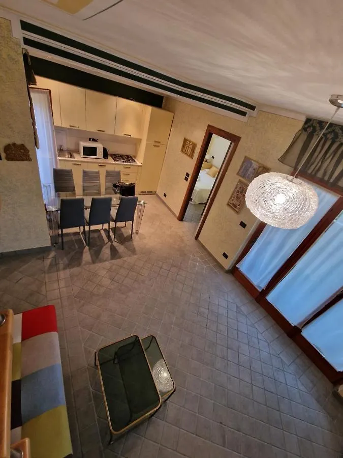 公寓 Casa Vittoria Sirmione Punta Gro Con Piscina公寓